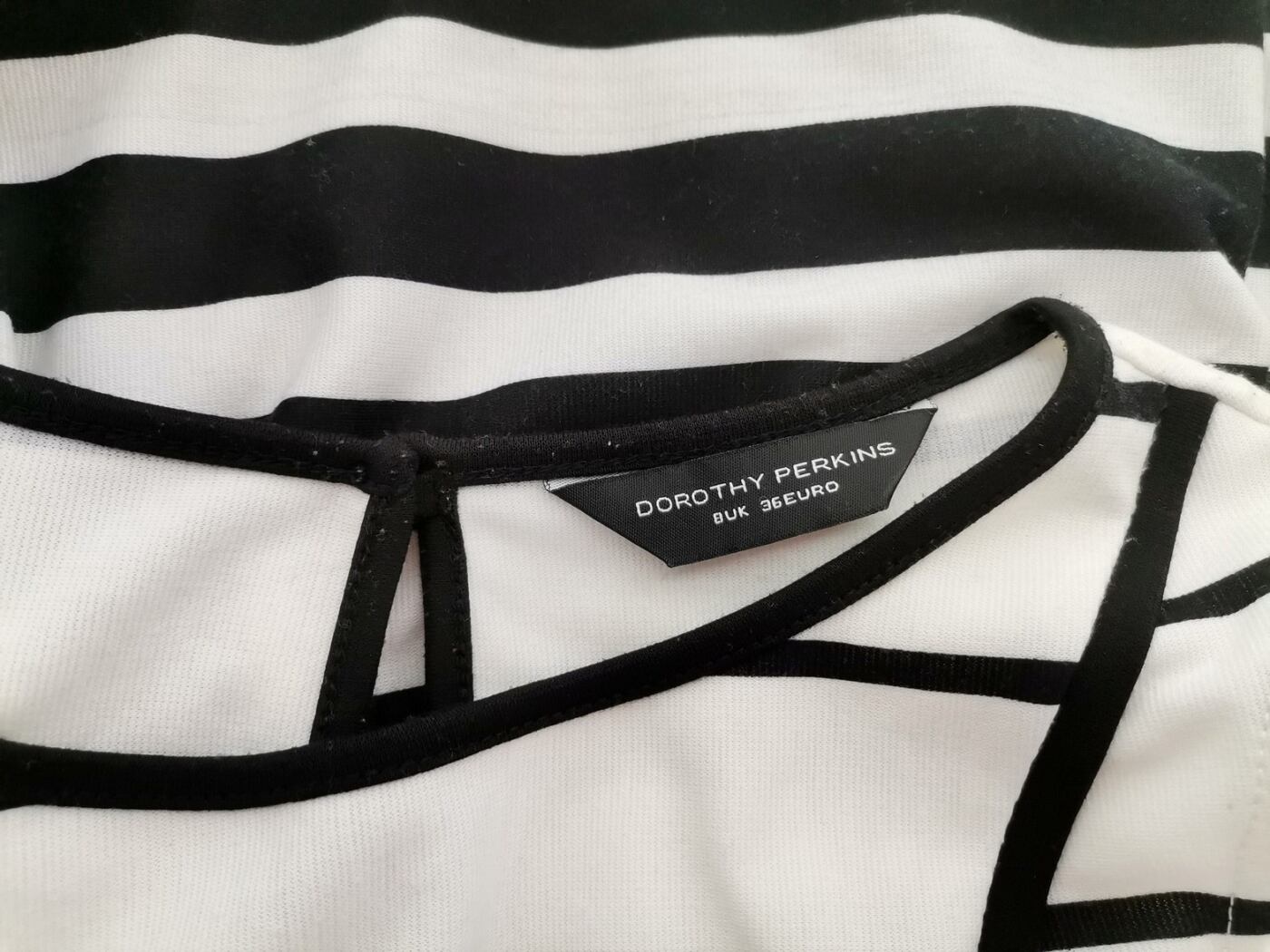 Dorothy perkins Rozmiar 8 (36) Kolor Kremowy Pasy Okrągły dekolt Sukienka Sheath Bezrękawnik Midi Dorothy perkins Rozmiar 8 (36) Kolor Kremowy Pasy Okrągły dekolt Sukienka Sheath Bezrękawnik Midi
