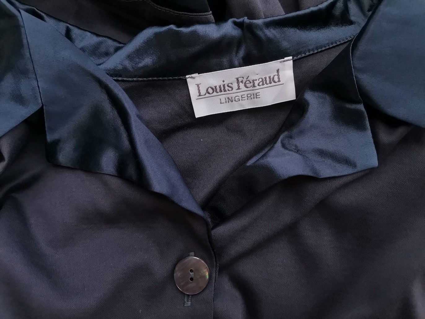 Louis Feraud Vintage Rozmiar S Kolor Szary Kołnierz Sukienka Koszulowa Długi rękaw Do Kolan Materiał Bawełna 100% Louis Feraud Vintage Rozmiar S Kolor Szary Kołnierz Sukienka Koszulowa Długi rękaw Do Kolan Materiał Bawełna 100%