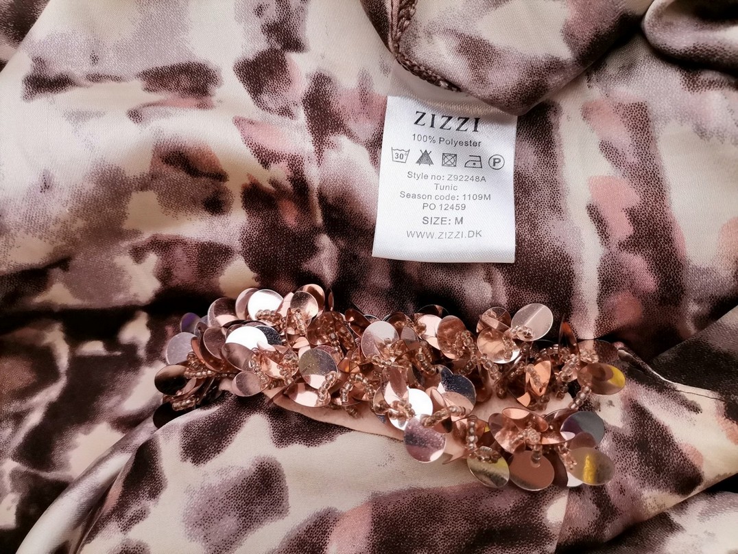 Zizzi Rozmiar M Kolor Brązowy W serek Sukienka Prostokątna Krótki rękaw Do Kolan Zizzi Rozmiar M Kolor Brązowy W serek Sukienka Prostokątna Krótki rękaw Do Kolan