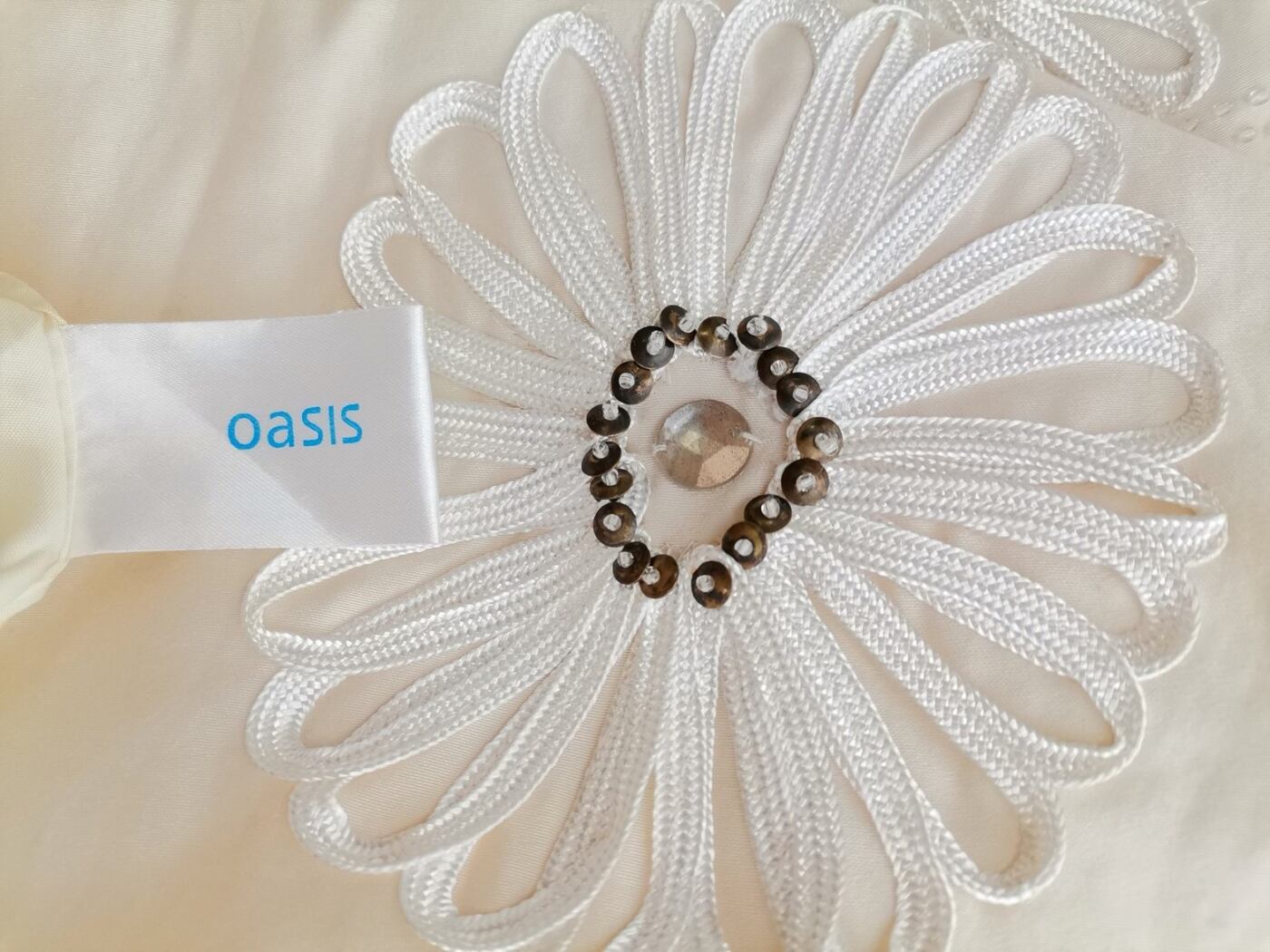 Oasis Rozmiar 38/40 Kolor Kremowy Odkryte Ramiona Sukienka Letnia Bezrękawnik Midi Materiał Bawełna Oasis Rozmiar 38/40 Kolor Kremowy Odkryte Ramiona Sukienka Letnia Bezrękawnik Midi Materiał Bawełna