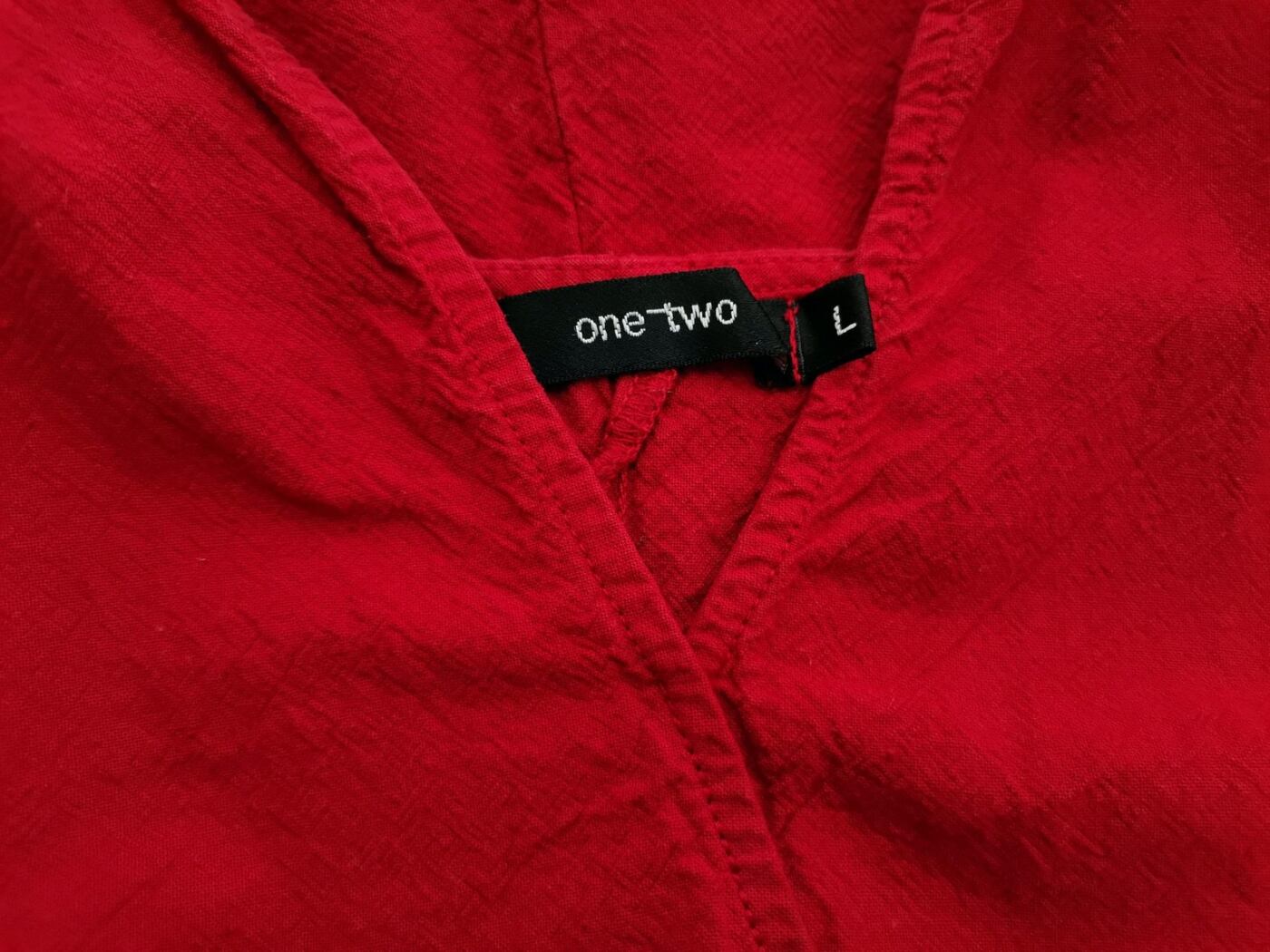 IMG_20210924_120034.jpg One two Rozmiar L Kolor Czerwony Split Crew Neck Bluzka Bezrękawnik Materiał Bawełna 100%
