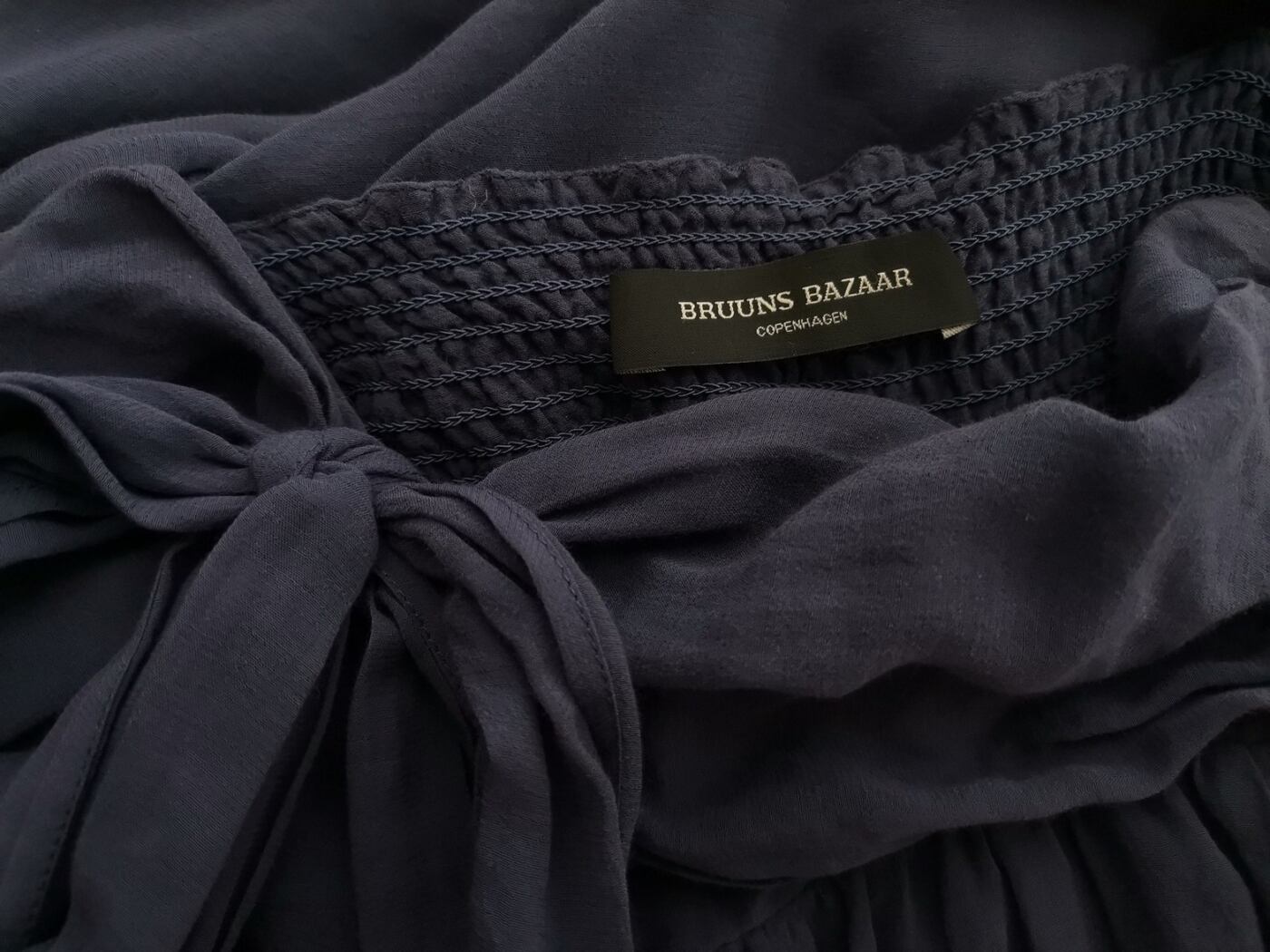 BRUUNS BAZAAR Rozmiar 34 Kolor Granatowy Dekolt Serce Suknia Balowa Sukienka Wieczorowa Bezrękawnik Do Kolan Materiał Bawełna BRUUNS BAZAAR Rozmiar 34 Kolor Granatowy Dekolt Serce Suknia Balowa Sukienka Wieczorowa Bezrękawnik Do Kolan Materiał Bawełna