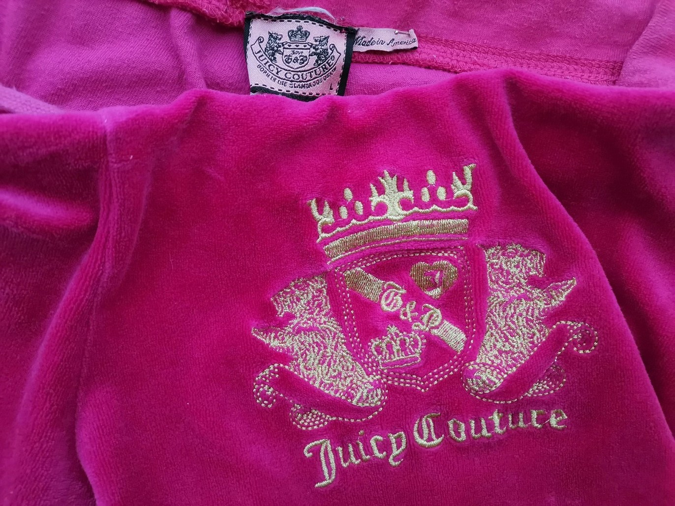 IMG_20210928_105242.jpg Juicy couture Rozmiar L Kolor Fuksja Spodnie Casual Materiał Bawełna