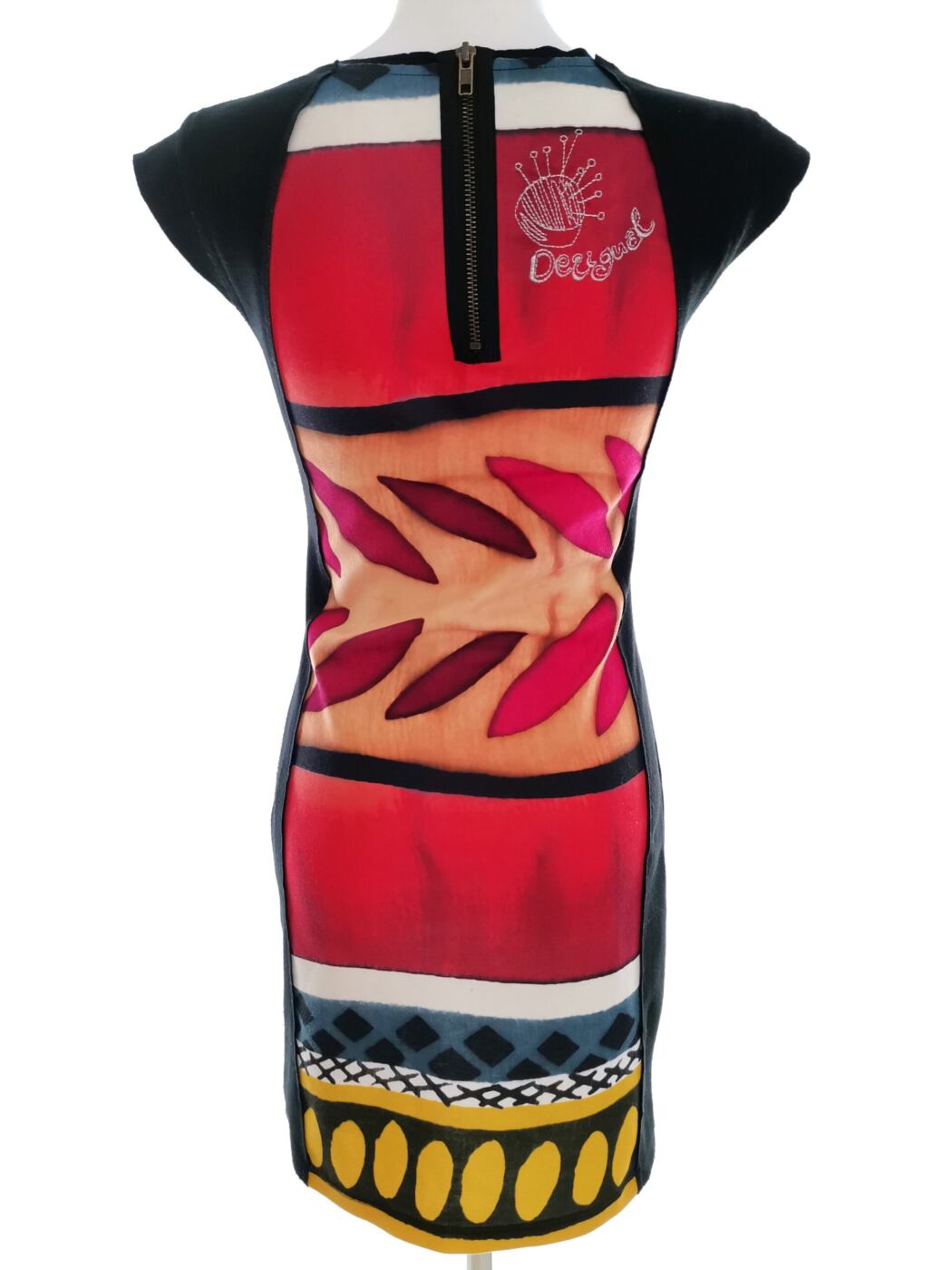 DESIGUAL Rozmiar XS Kolor Czarny Okrągły dekolt Sukienka Ołówkowa Krótki rękaw Do Kolan