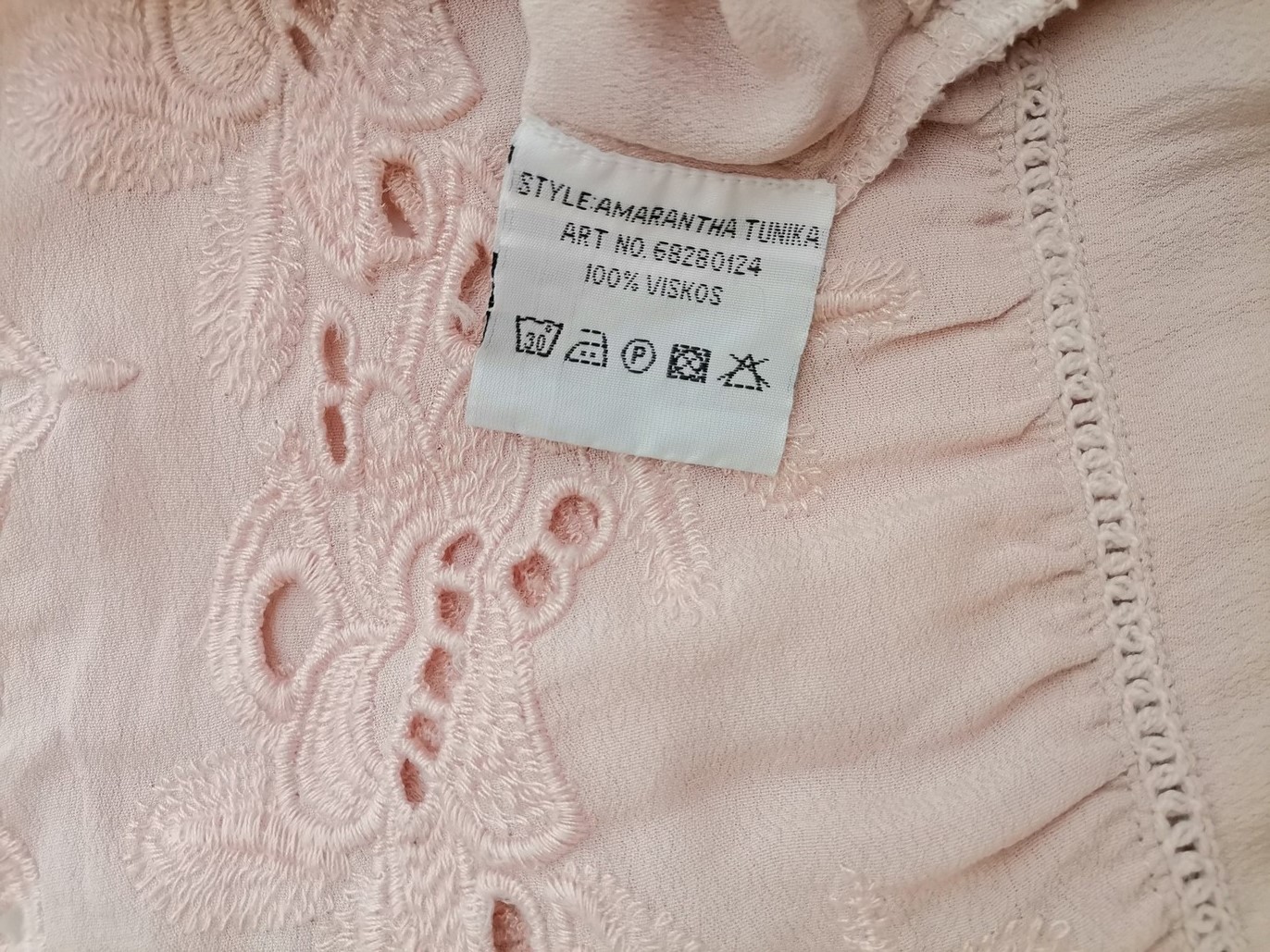 Rosebud Rozmiar M Kolor Pudrowy Róż Okrągły dekolt Tunika Bluzka Rękaw 3/4 Rosebud Rozmiar M Kolor Pudrowy Róż Okrągły dekolt Tunika Bluzka Rękaw 3/4