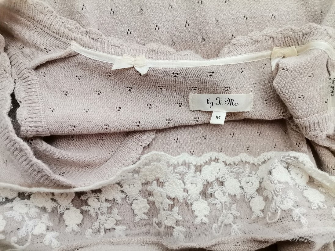 BY TI MO Rozmiar M Kolor Pudrowy Róż W serek Sukienka A-Line Bezrękawnik Midi Materiał Wiskoza BY TI MO Rozmiar M Kolor Pudrowy Róż W serek Sukienka A-Line Bezrękawnik Midi Materiał Wiskoza