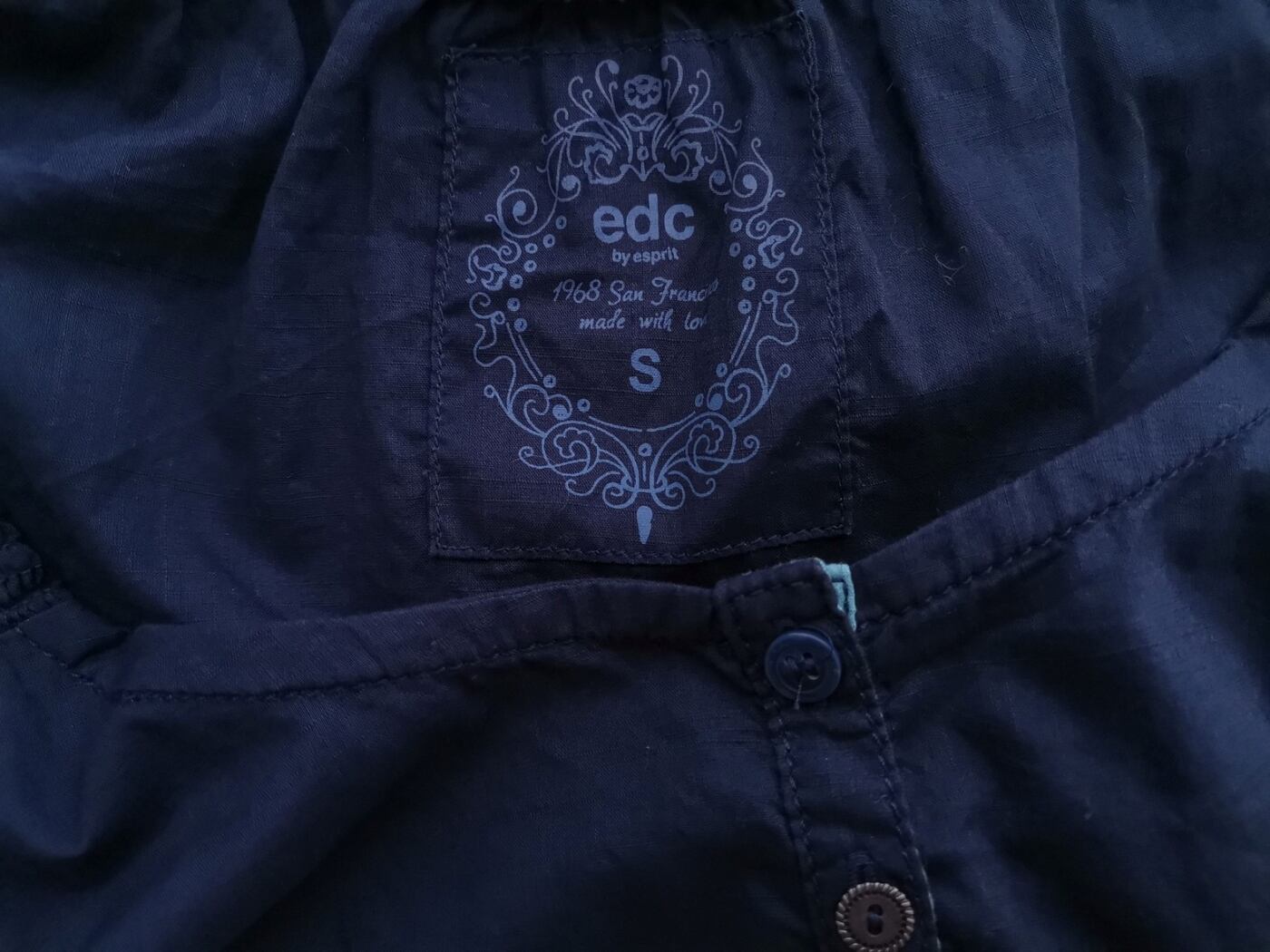 IMG_20211012_115311.jpg EDC by Esprit Rozmiar S Kolor Granatowy Kwadratowy dekolt Bluzka Popover Guziki Krótki rękaw Materiał Bawełna 100%