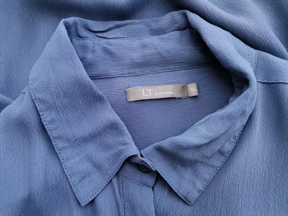 IMG_20211012_123830.jpg LT CLOTHING Rozmiar XL Kolor Niebieski Kołnierz Koszula Zapinana Bluzka Długi rękaw Materiał Wiskoza 100%
