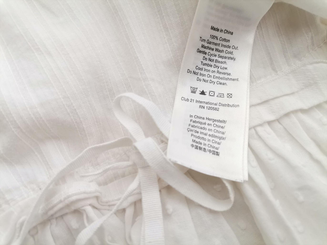IMG_20211013_134137.jpg Dkny Jeans Rozmiar M Kolor Biały Dekolt U Bluzka Bezrękawnik Materiał Bawełna 100%