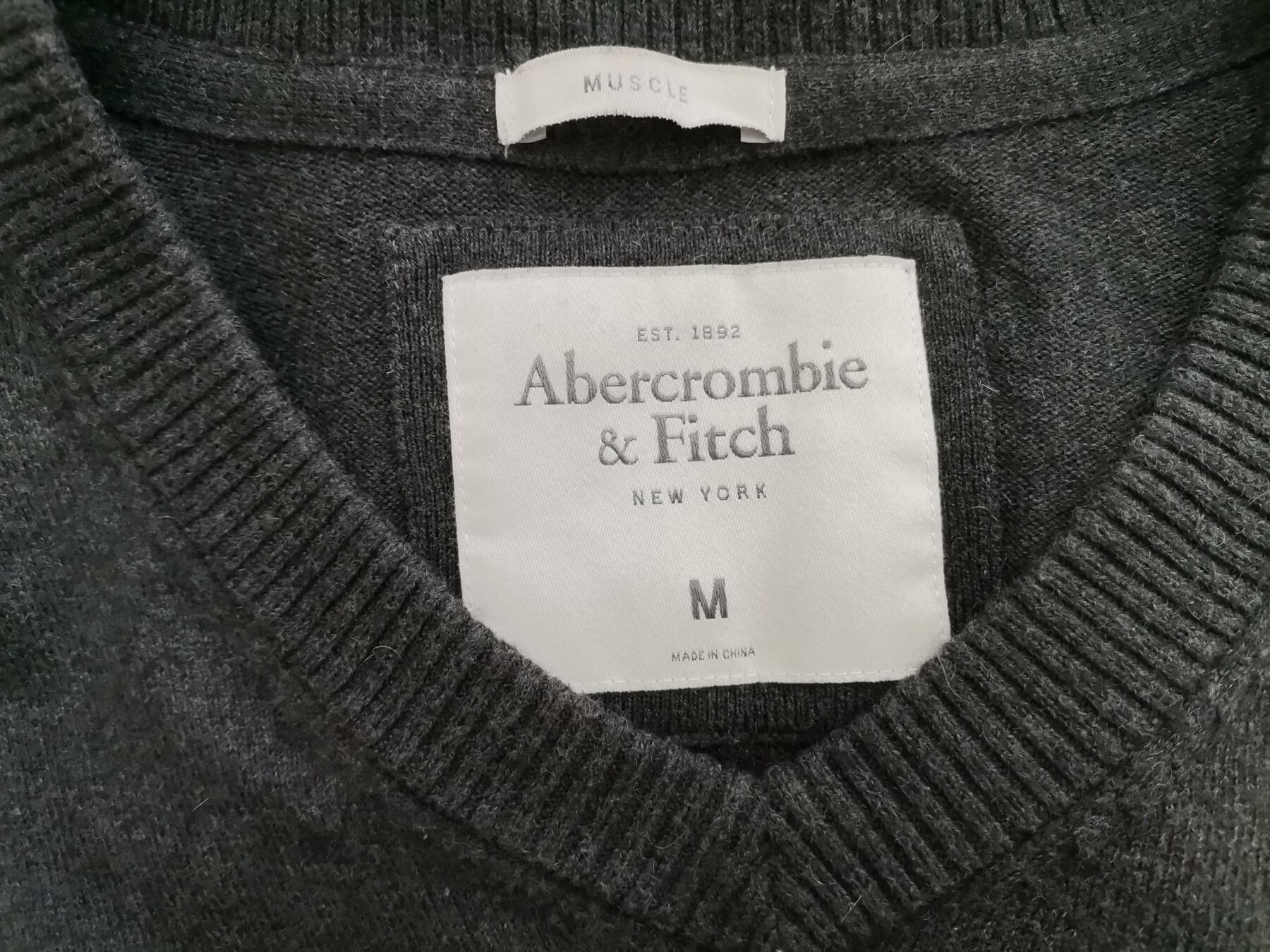 ABERCROMBIE & FITCH Rozmiar M Kolor Szary Męski Sweter Długi rękaw Materiał Bawełna