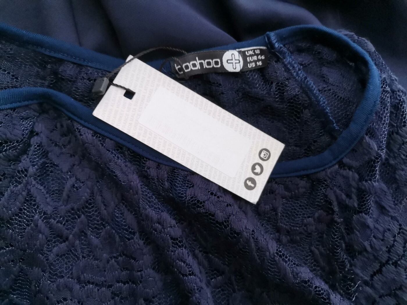 Boohoo Rozmiar 18 (46) Kolor Granatowy Okrągły dekolt Sukienka Sheath Krótki rękaw Midi