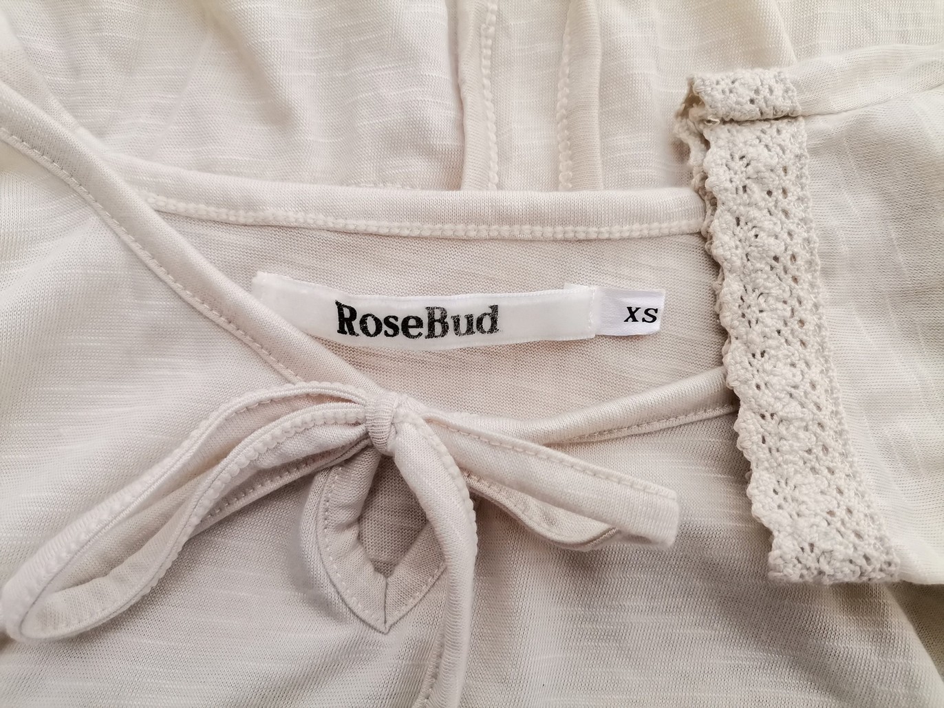 IMG_20211015_124927.jpg Rosebud Rozmiar XS Kolor Beżowy Keyhole Crew Neck Bluzka Rękaw 3/4