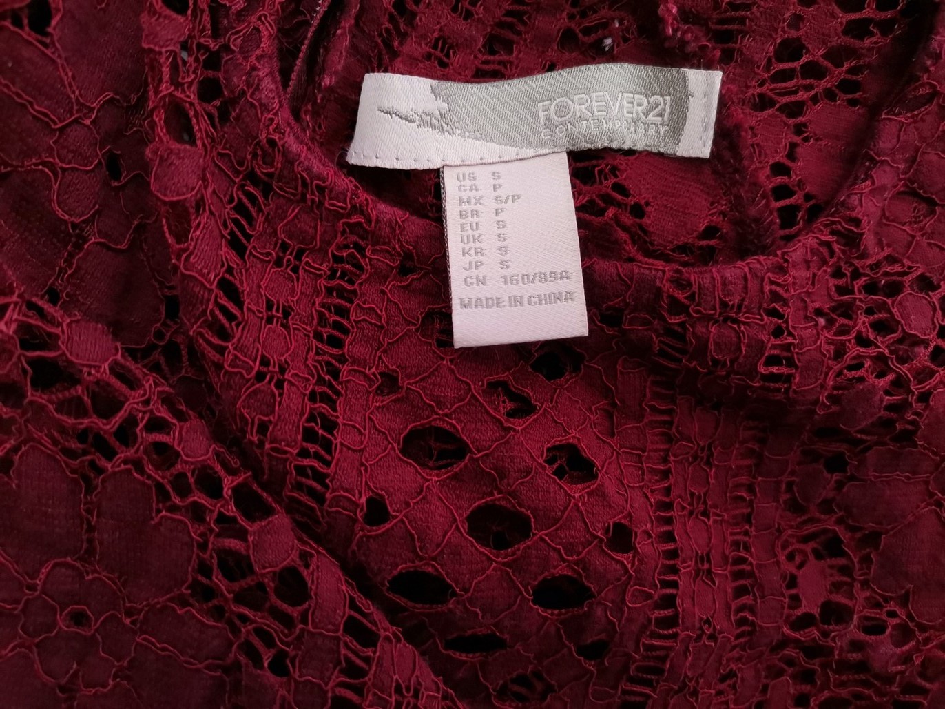 Forever 21 Rozmiar S Kolor Bordowy Crew Neck Sukienka Sheath Krótki rękaw Midi Materiał Rayon Forever 21 Rozmiar S Kolor Bordowy Crew Neck Sukienka Sheath Krótki rękaw Midi Materiał Rayon