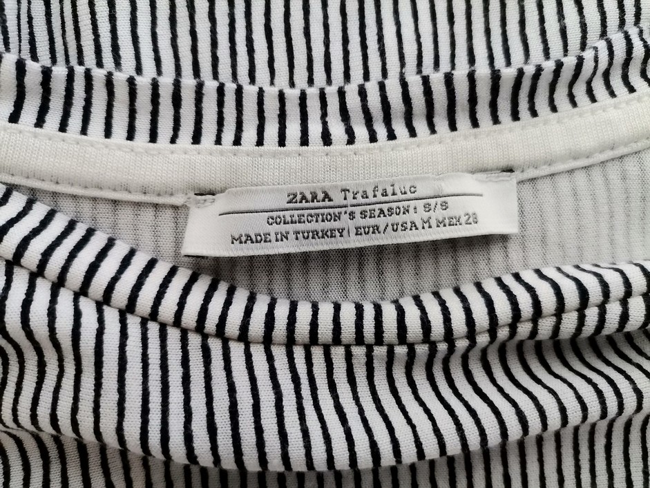 Zara Rozmiar M Kolor Czarny Pasy Crew Neck Bluzka Krótki rękaw Materiał Wiskoza 100%