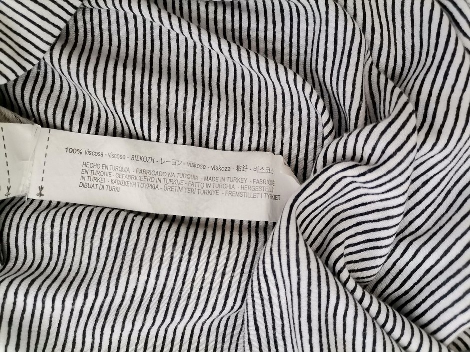 Zara Rozmiar M Kolor Czarny Pasy Crew Neck Bluzka Krótki rękaw Materiał Wiskoza 100%