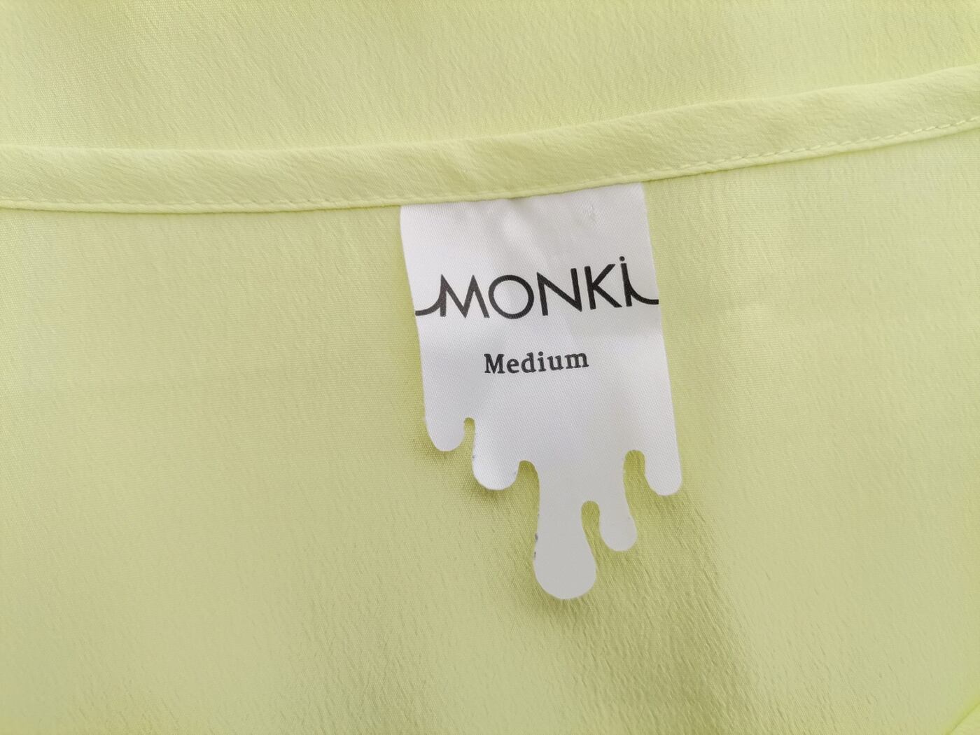 IMG_20211025_114354.jpg Monki Rozmiar M Kolor Seledynowy Okrągły dekolt Bluzka Krótki rękaw