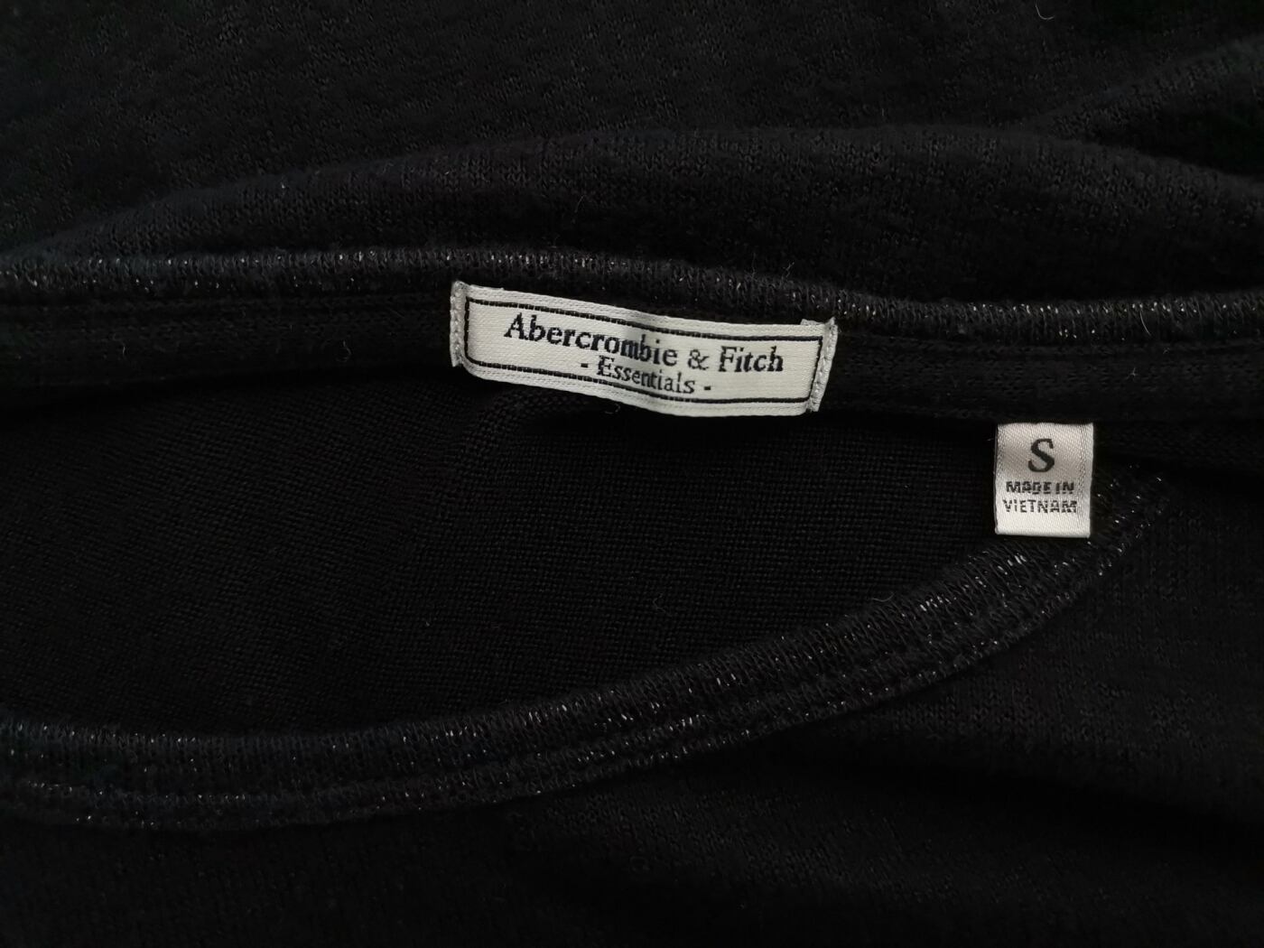 IMG_20211027_130426.jpg ABERCROMBIE & FITCH Rozmiar S Kolor Czarny Dekolt U Sweter Długi rękaw Cienka dzianina