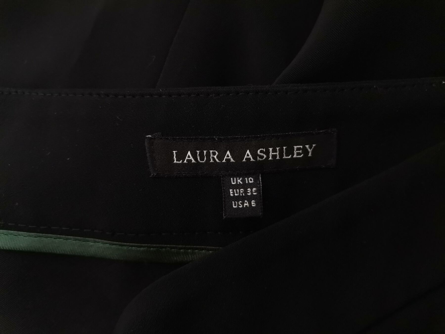 IMG_20211028_121136.jpg Laura ashley Rozmiar 10 (38) Kolor Czarny Spodnie Eleganckie