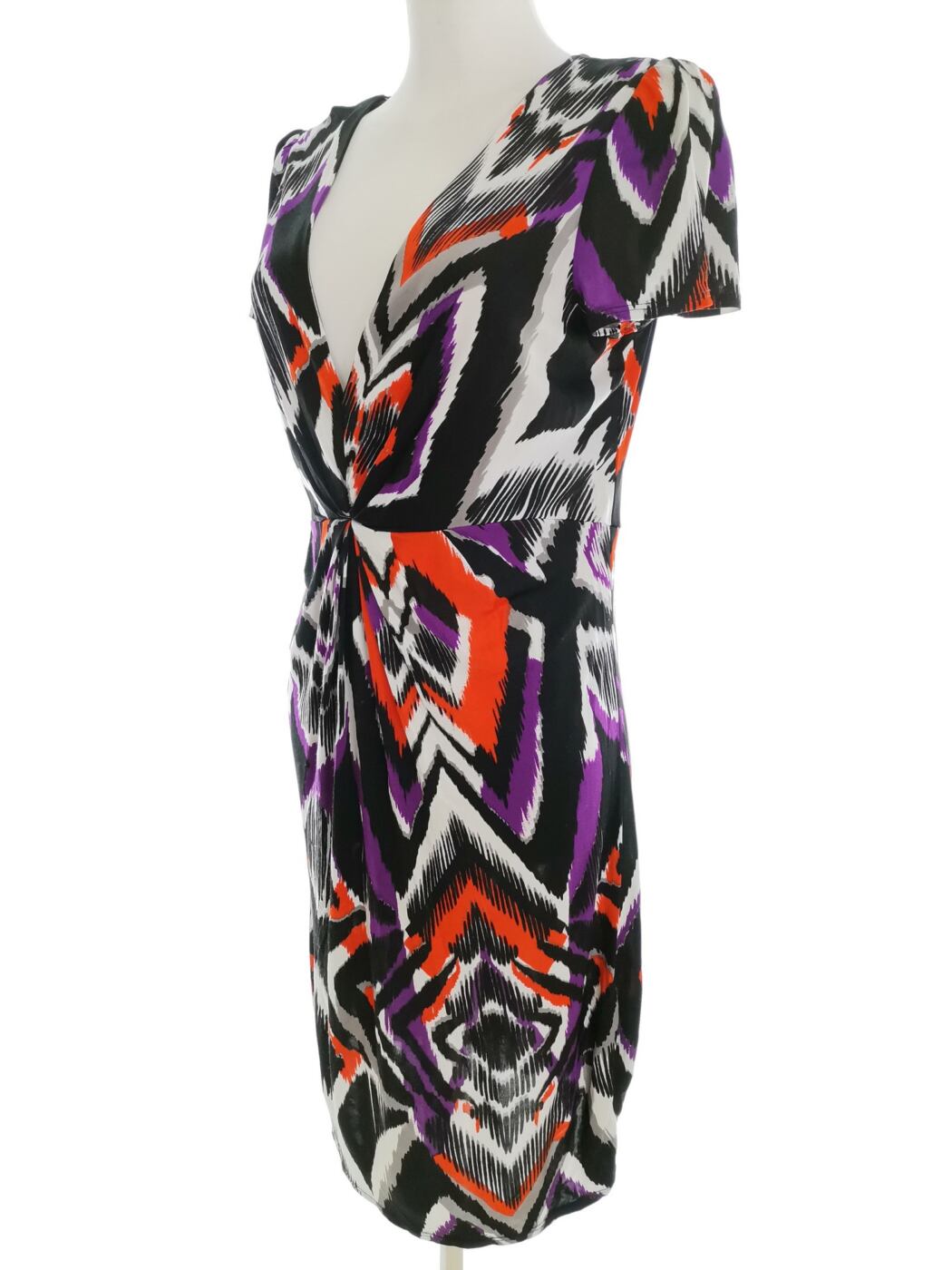 Star by Julienmacdonald Rozmiar 14 (42) Kolor Czarny W serek Sukienka Sheath Krótki rękaw Midi Star by Julienmacdonald Rozmiar 14 (42) Kolor Czarny W serek Sukienka Sheath Krótki rękaw Midi
