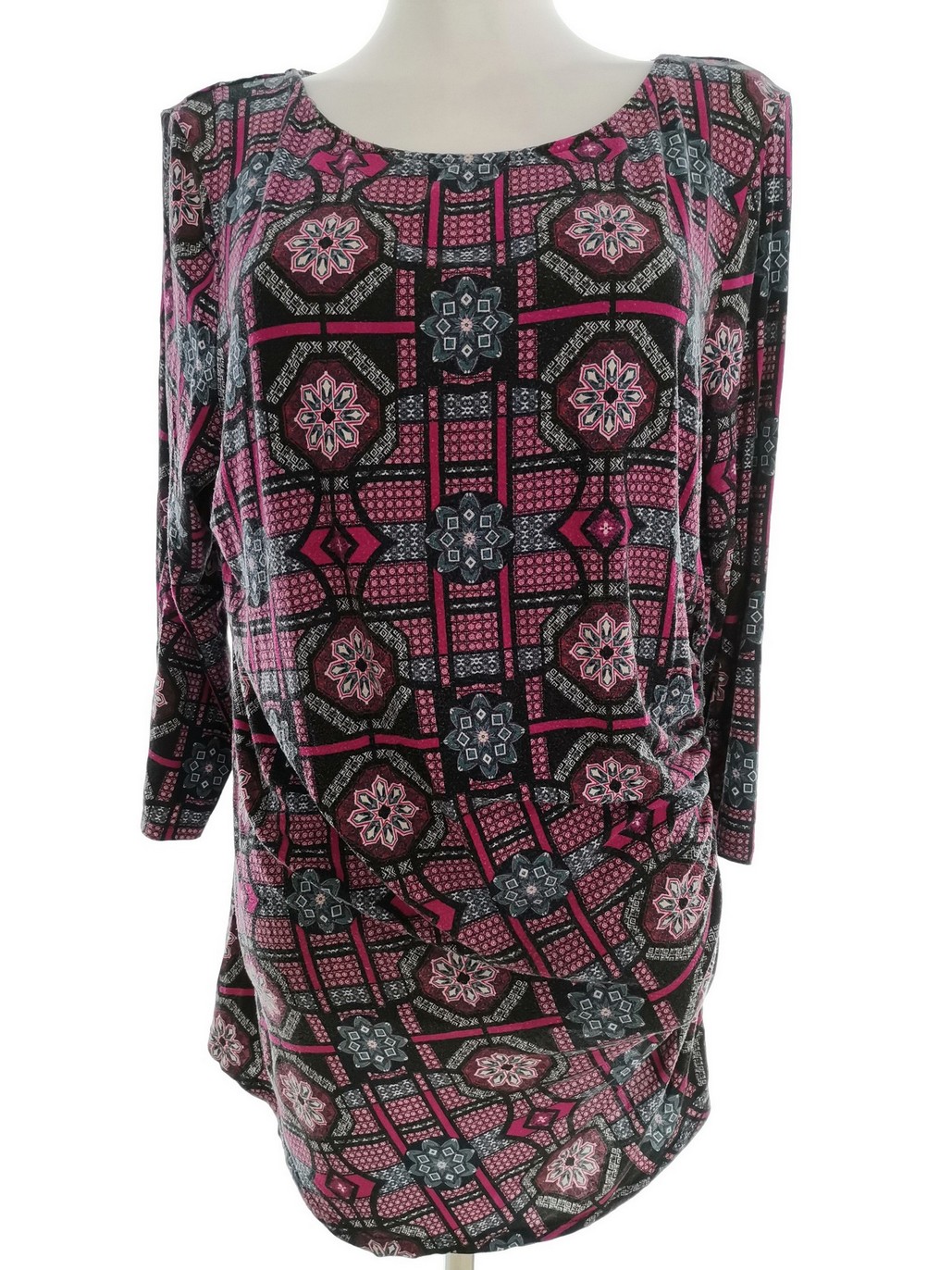 Dunnes Rozmiar 16 (44) Kolor Różowy Geometryczny Okrągły dekolt Tunika Bluzka Rękaw 3/4 Materiał Wiskoza