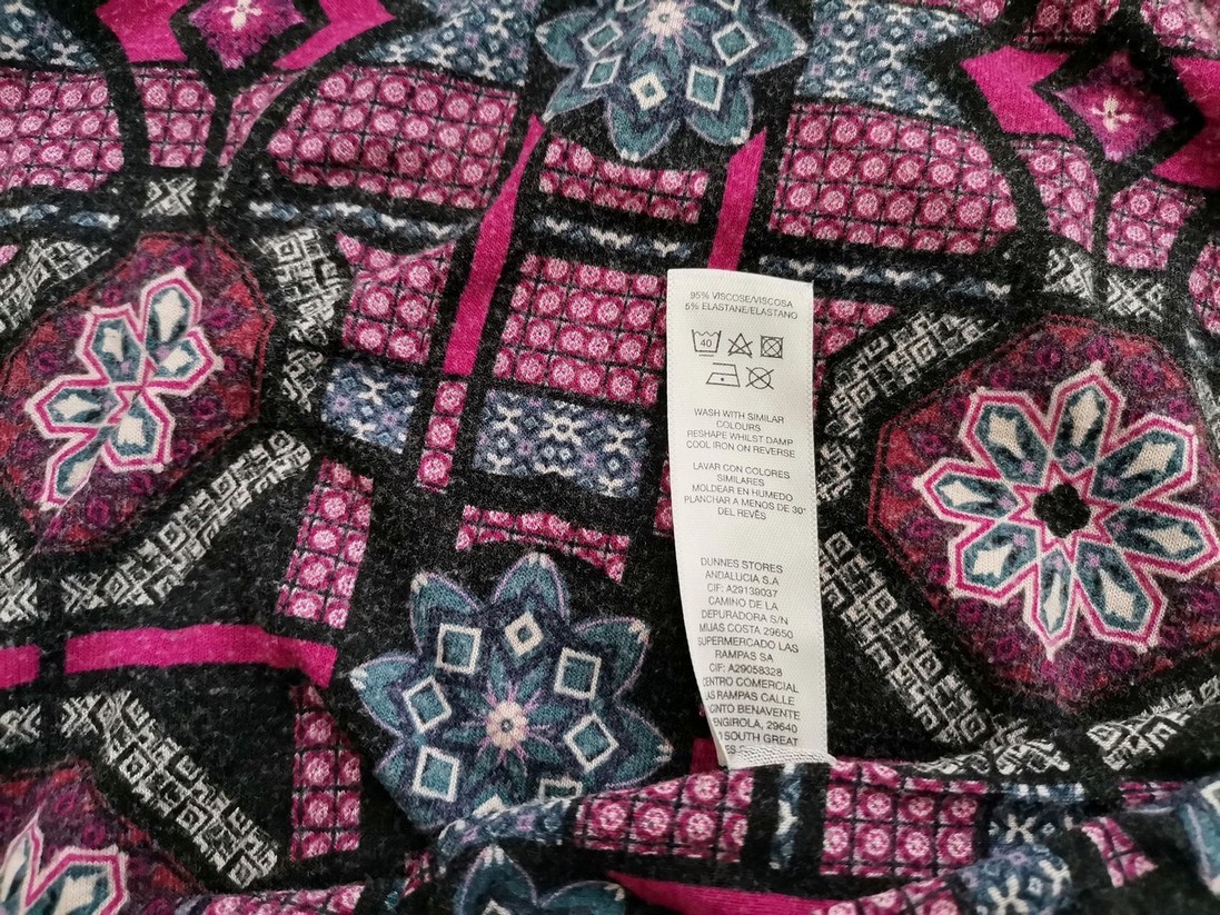 Dunnes Rozmiar 16 (44) Kolor Różowy Geometryczny Okrągły dekolt Tunika Bluzka Rękaw 3/4 Materiał Wiskoza Dunnes Rozmiar 16 (44) Kolor Różowy Geometryczny Okrągły dekolt Tunika Bluzka Rękaw 3/4 Materiał Wiskoza