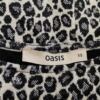 Oasis Rozmiar XS Kolor Kremowy Panterka Okrągły dekolt Sukienka A-Line Bezrękawnik Do Kolan Materiał Akryl