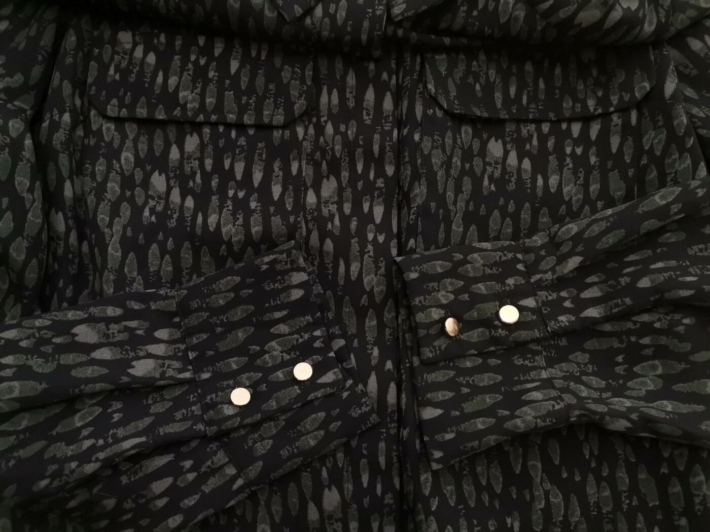 Vintage Rozmiar 42/44 Kolor Czarny Kołnierz Tunika Zapinana Bluzka Długi rękaw Vintage Rozmiar 42/44 Kolor Czarny Kołnierz Tunika Zapinana Bluzka Długi rękaw