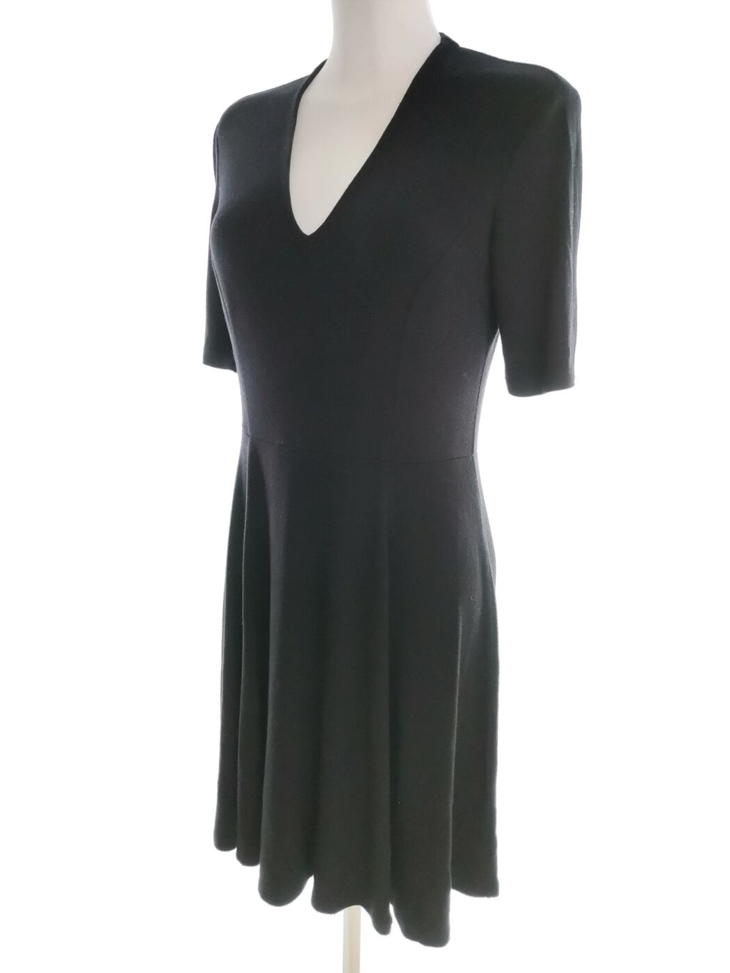 Vince Camuto Rozmiar 8 (34) Kolor Czarny W serek Sukienka Sheath Krótki rękaw Do Kolan Materiał Rayon Vince Camuto Rozmiar 8 (34) Kolor Czarny W serek Sukienka Sheath Krótki rękaw Do Kolan Materiał Rayon