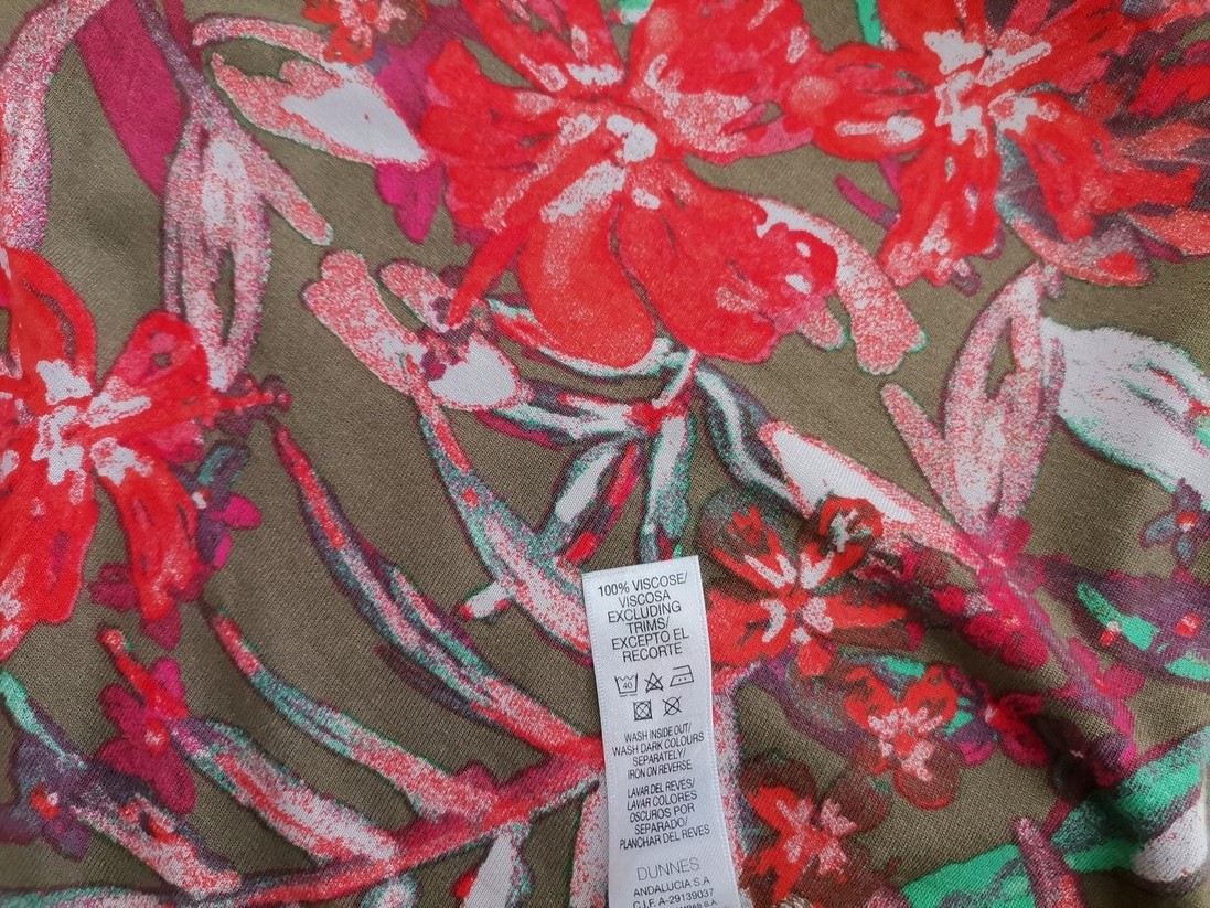 Dunnes Rozmiar 12 (40) Kolor Khaki Drapowany dekolt Tunika Bluzka Krótki rękaw Materiał Wiskoza 100% Dunnes Rozmiar 12 (40) Kolor Khaki Drapowany dekolt Tunika Bluzka Krótki rękaw Materiał Wiskoza 100%