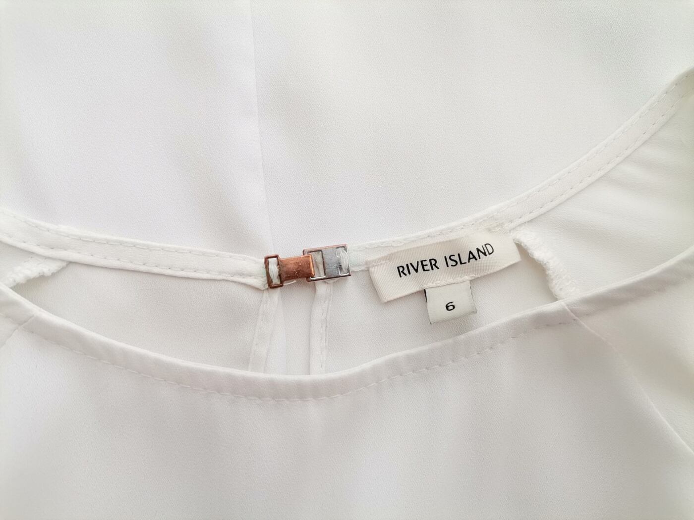 River island Rozmiar 6 (32) Kolor Biały Okrągły dekolt Bluzka Krótki rękaw