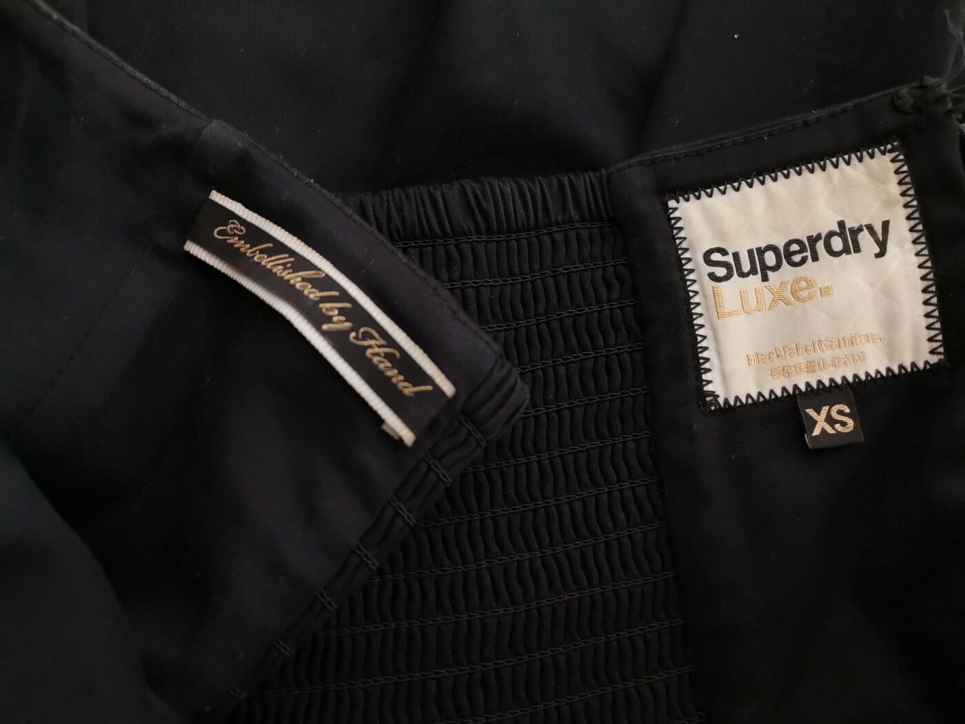 Superdry Rozmiar XS Kolor Czarny Odkryte Ramiona Sukienka Mini Bezrękawnik Krótka Materiał Bawełna Superdry Rozmiar XS Kolor Czarny Odkryte Ramiona Sukienka Mini Bezrękawnik Krótka Materiał Bawełna