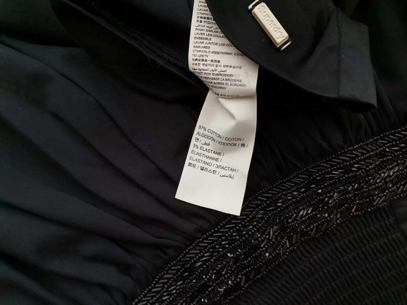 Superdry Rozmiar XS Kolor Czarny Odkryte Ramiona Sukienka Mini Bezrękawnik Krótka Materiał Bawełna Superdry Rozmiar XS Kolor Czarny Odkryte Ramiona Sukienka Mini Bezrękawnik Krótka Materiał Bawełna