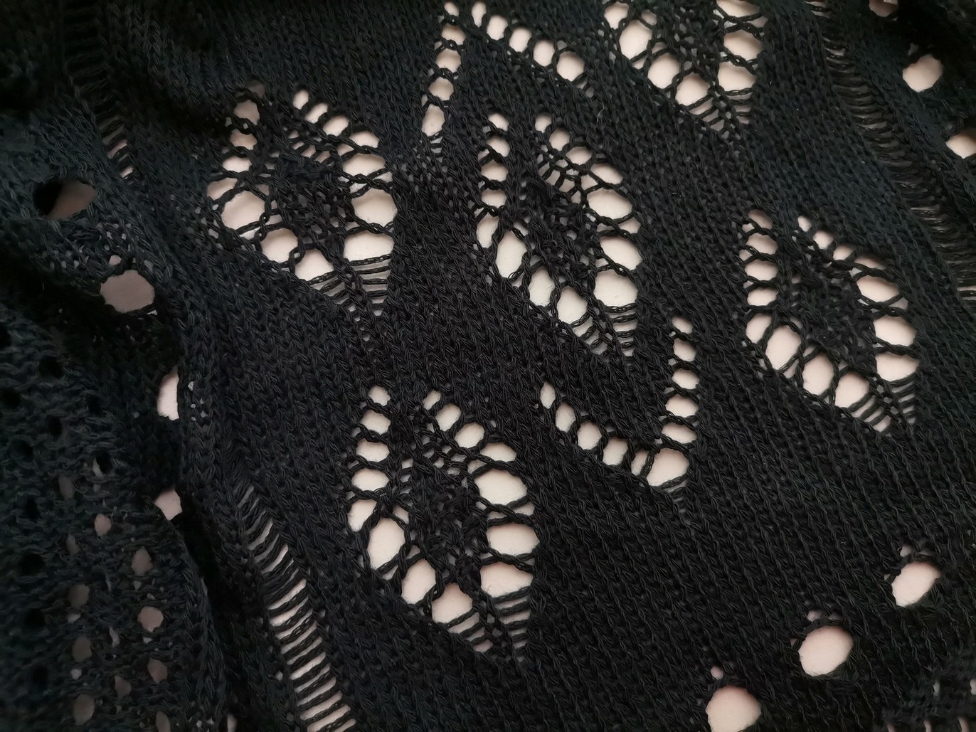 PLUM TREE Rozmiar S Kolor Granatowy W serek Sweter Krótki rękaw Materiał Akryl 100%