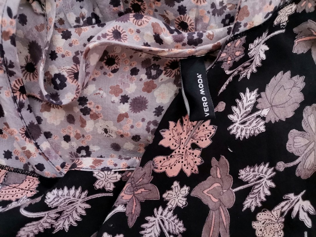 Vero moda Rozmiar M Kolor Czarny Okrągły dekolt Sukienka Mini Rękaw 3/4 Krótka Materiał Bawełna 100%