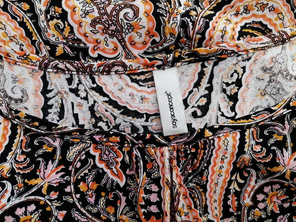 IMG_20211116_135146.jpg Soyaconcept Rozmiar M Kolor Czarny Paisley Okrągły dekolt Bluzka Krótki rękaw