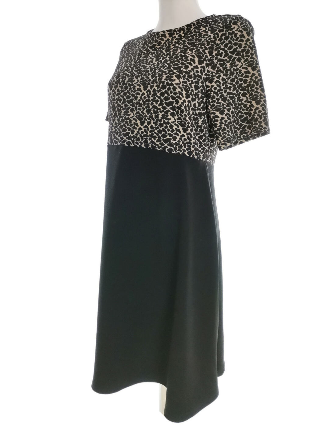 Dorothy perkins Rozmiar 6 (38) Kolor Czarny Panterka Okrągły dekolt Sukienka Sheath Krótki rękaw Midi Dorothy perkins Rozmiar 6 (38) Kolor Czarny Panterka Okrągły dekolt Sukienka Sheath Krótki rękaw Midi