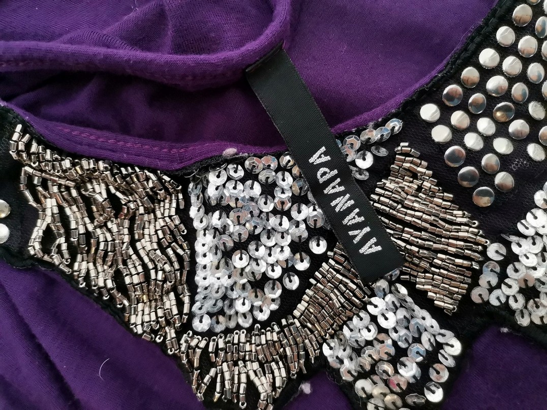 Ayanapa Rozmiar 8 (36) Kolor Fioletowy Okrągły dekolt Sukienka Bodycon Bezrękawnik Do Kolan Materiał Wiskoza Ayanapa Rozmiar 8 (36) Kolor Fioletowy Okrągły dekolt Sukienka Bodycon Bezrękawnik Do Kolan Materiał Wiskoza