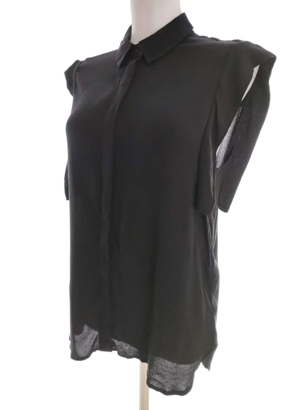 Selected femme Rozmiar 36 Kolor Czarny Kołnierz Tunika Zapinana Bluzka Krótki rękaw Materiał Wiskoza 100% Selected femme Rozmiar 36 Kolor Czarny Kołnierz Tunika Zapinana Bluzka Krótki rękaw Materiał Wiskoza 100%