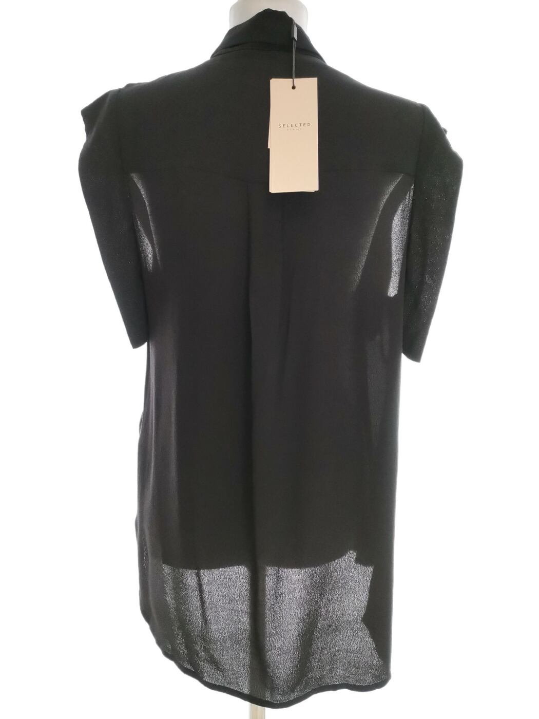Selected femme Rozmiar 36 Kolor Czarny Kołnierz Tunika Zapinana Bluzka Krótki rękaw Materiał Wiskoza 100% Selected femme Rozmiar 36 Kolor Czarny Kołnierz Tunika Zapinana Bluzka Krótki rękaw Materiał Wiskoza 100%