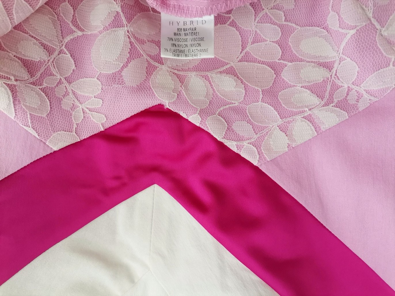 Hybrid Rozmiar 14 (42) Kolor Różowy W serek Sukienka Sheath Bezrękawnik Midi Materiał Wiskoza Hybrid Rozmiar 14 (42) Kolor Różowy W serek Sukienka Sheath Bezrękawnik Midi Materiał Wiskoza