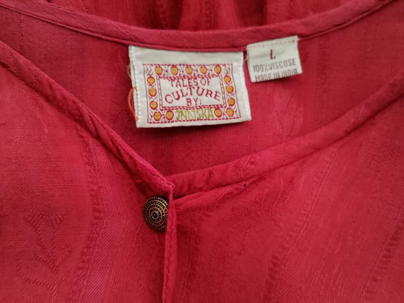 CULTURE BY INDJSKA Rozmiar L Kolor Bordowy W serek Sukienka Koszulowa Długi rękaw Krótka Materiał Wiskoza 100% CULTURE BY INDJSKA Rozmiar L Kolor Bordowy W serek Sukienka Koszulowa Długi rękaw Krótka Materiał Wiskoza 100%