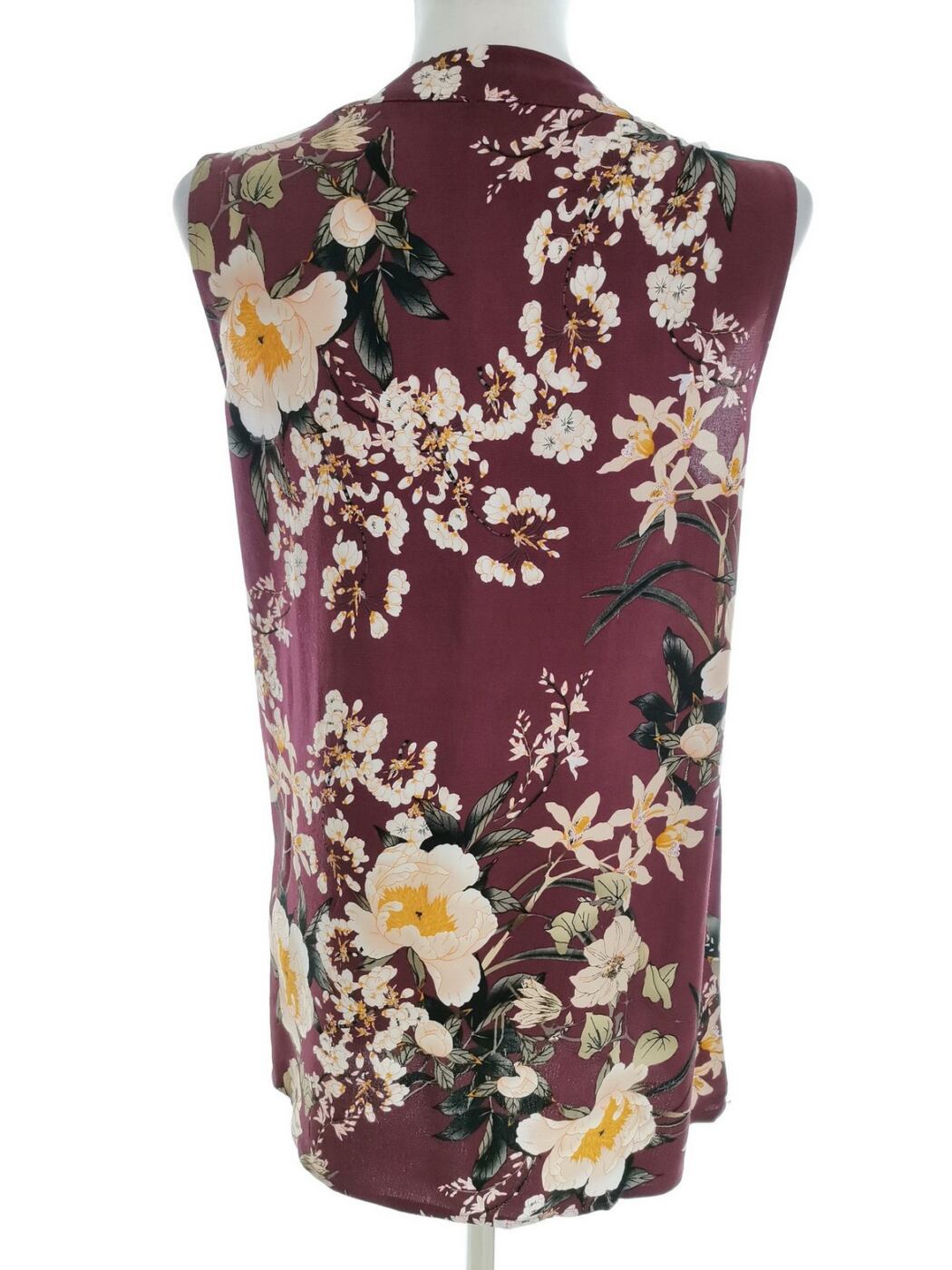Soyaconcept Rozmiar S Kolor Purpurowy W serek Tunika Bluzka Bezrękawnik Materiał Wiskoza 100% Soyaconcept Rozmiar S Kolor Purpurowy W serek Tunika Bluzka Bezrękawnik Materiał Wiskoza 100%