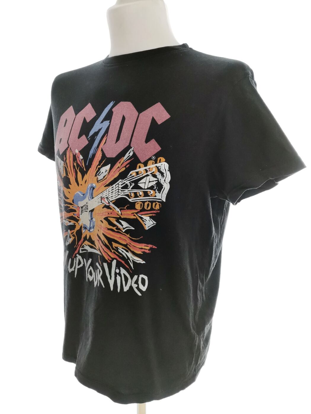 IMG_20211129_103547.jpg AC/DC Rozmiar M Kolor Czarny Męski T-Shirt Krótki rękaw Materiał Bawełna 100%