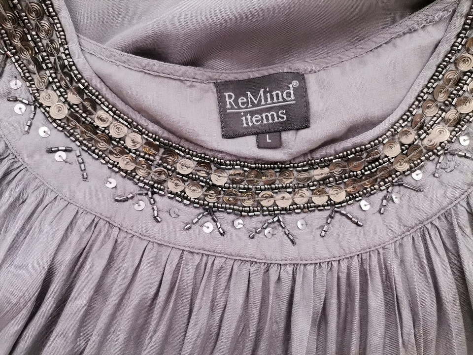 ReMind items Rozmiar L Kolor Szary W łódkę Sukienka Prostokątna Bezrękawnik Do Kolan Materiał Wiskoza 100% ReMind items Rozmiar L Kolor Szary W łódkę Sukienka Prostokątna Bezrękawnik Do Kolan Materiał Wiskoza 100%