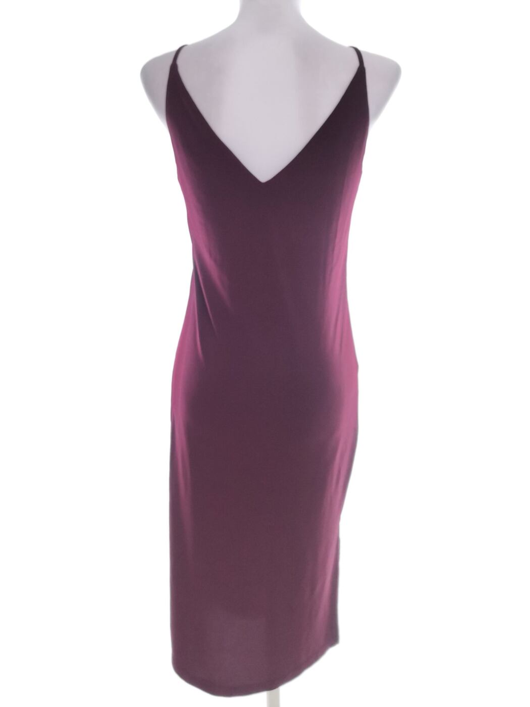 BIK BOK Rozmiar XS Kolor Purpurowy W serek Sukienka Slip Bezrękawnik Midi BIK BOK Rozmiar XS Kolor Purpurowy W serek Sukienka Slip Bezrękawnik Midi