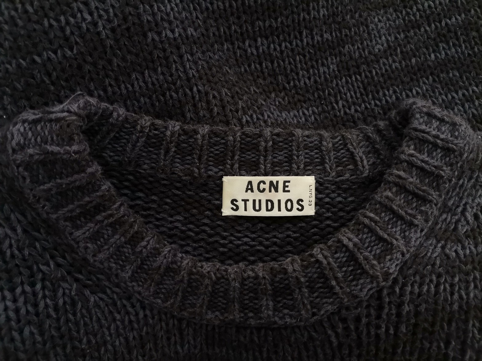 IMG_20211210_133304.jpg ACNE Studios Rozmiar XL Kolor Granatowy Męski Sweter Długi rękaw Materiał Bawełna 100%