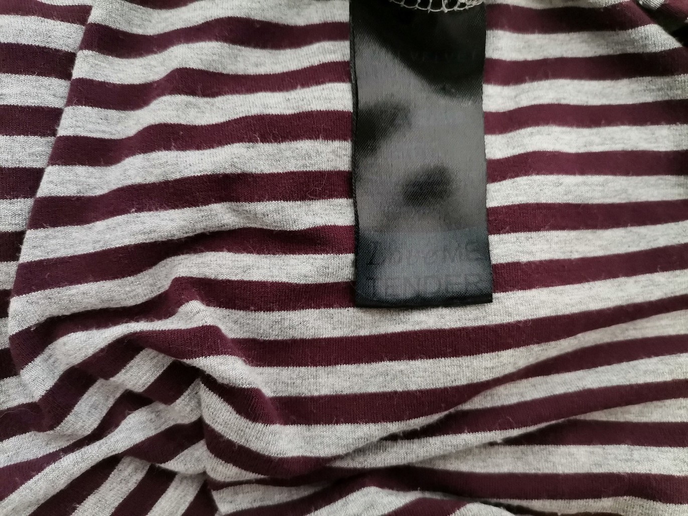 IMG_20211213_113131.jpg Mint Velvet Rozmiar 12 (40) Kolor Purpurowy Pasy Okrągły dekolt Bluzka Długi rękaw Materiał Wiskoza