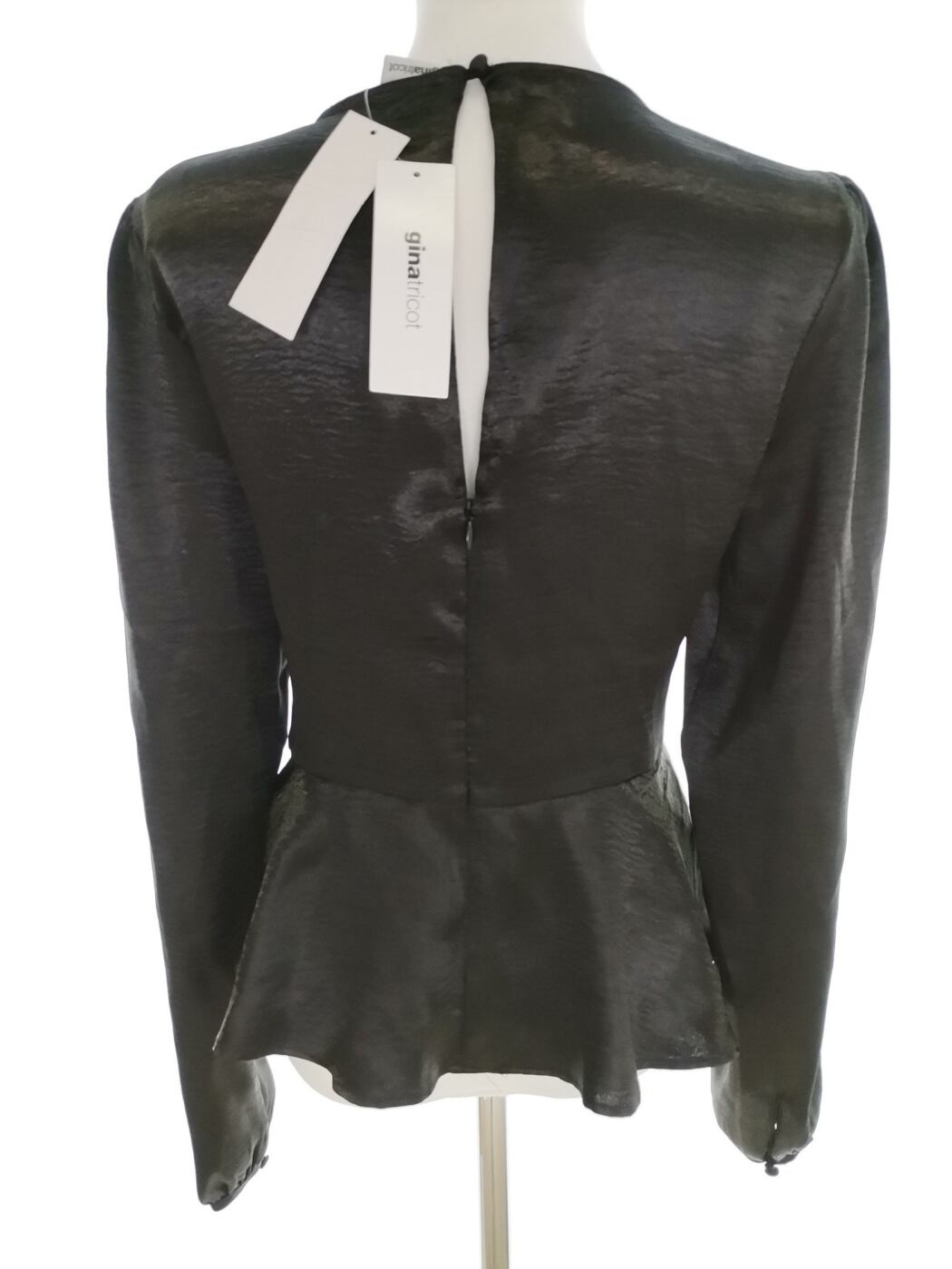 IMG_20211213_114835.jpg Gina Tricot Rozmiar 36 Kolor Czarny Crew Neck Bluzka Peplum Długi rękaw