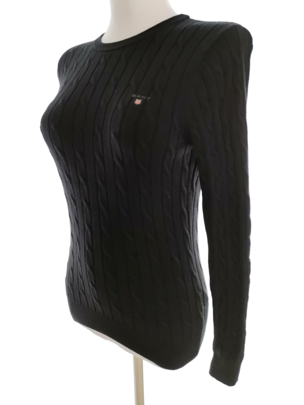 IMG_20211215_104032.jpg Gant Rozmiar XS Kolor Czarny Crew Neck Sweter Długi rękaw Materiał Bawełna Dzianina kablowa