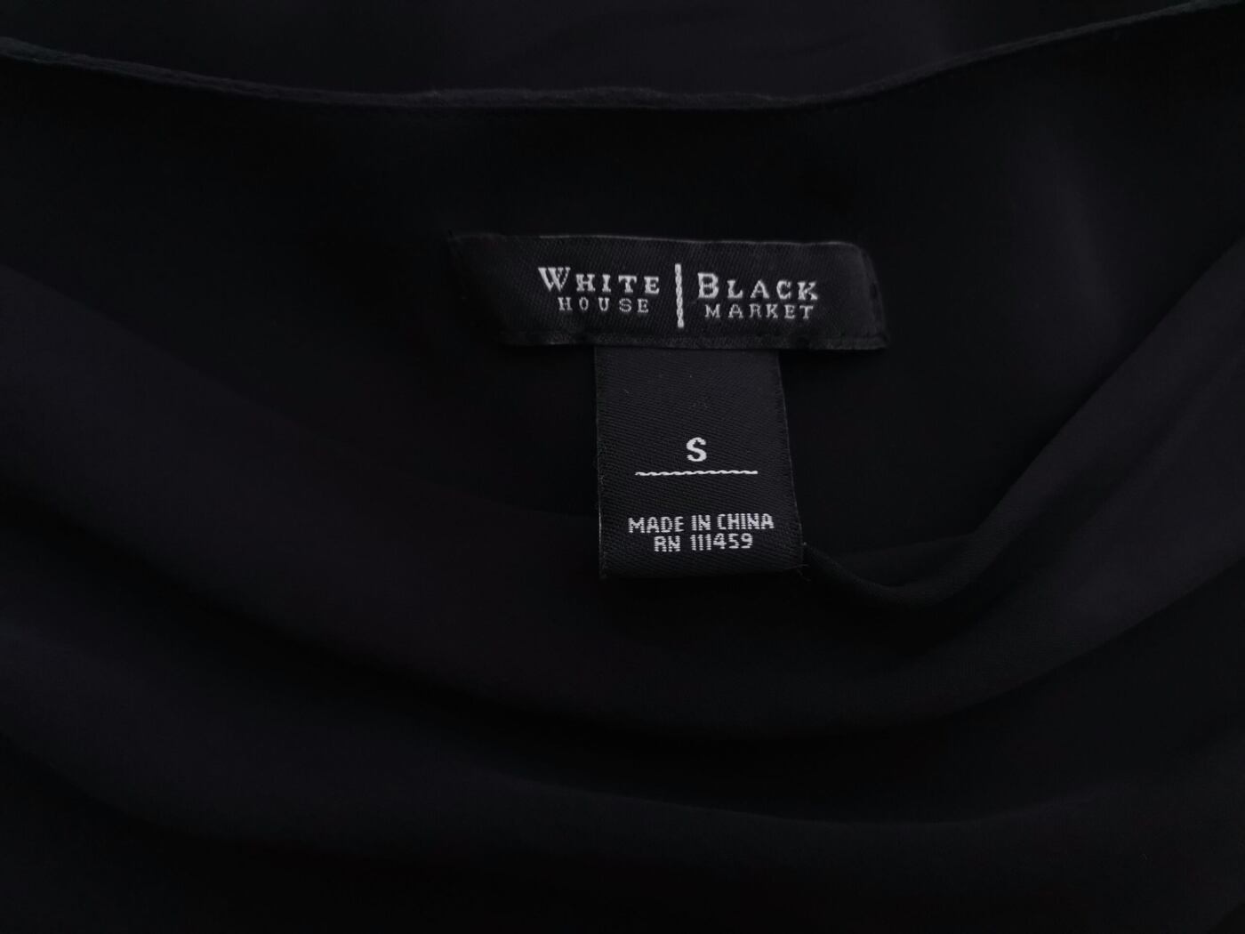 White House Black Market Rozmiar S Kolor Czarny Drapowany dekolt Tunika Bluzka Rękaw 3/4 Materiał Jedwab 100% White House Black Market Rozmiar S Kolor Czarny Drapowany dekolt Tunika Bluzka Rękaw 3/4 Materiał Jedwab 100%
